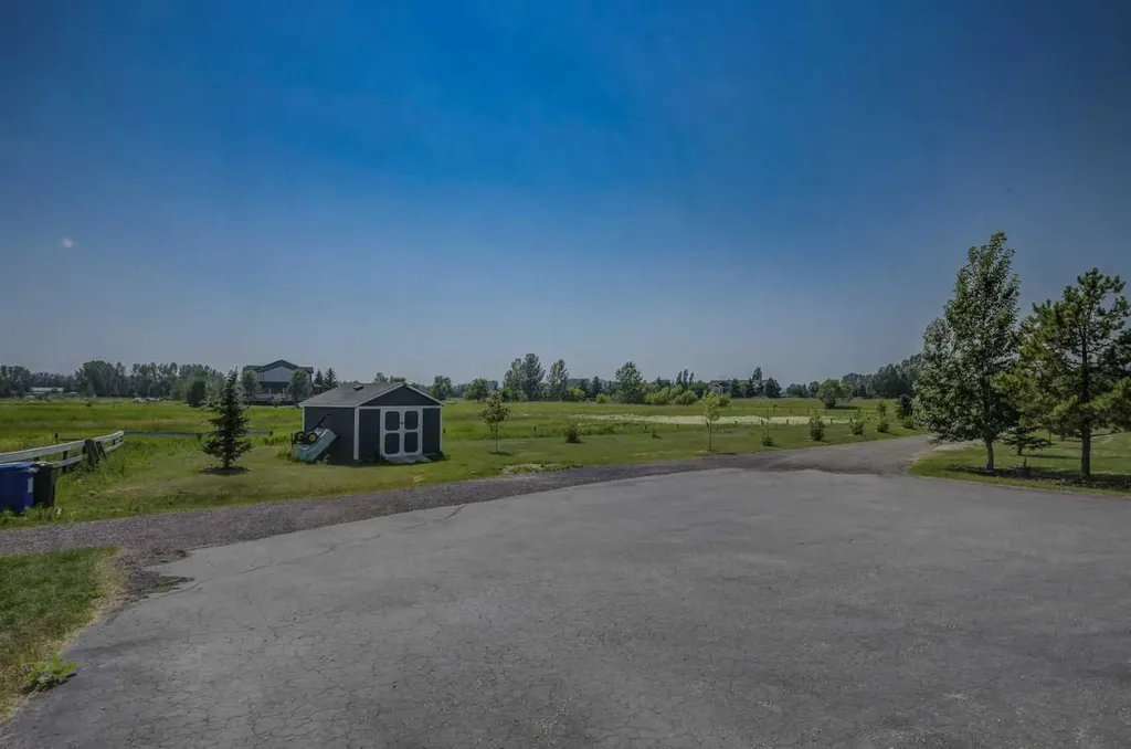 226016 76 Street E Rural Foothills County AB T1S 3W2