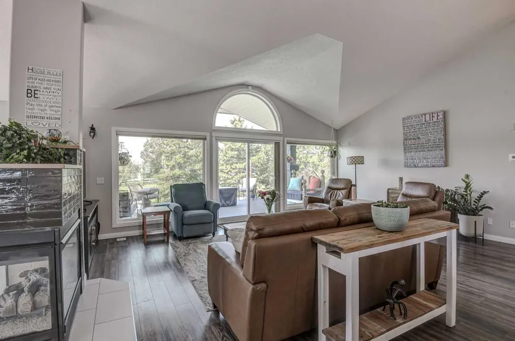 226016 76 Street E Rural Foothills County AB T1S 3W2