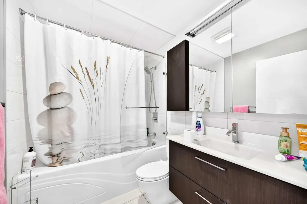 1376 Lake Sylvan Drive SE Calgary AB T2J3C8