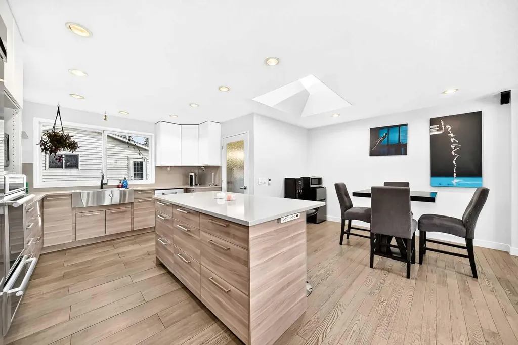 1376 Lake Sylvan Drive SE Calgary AB T2J3C8