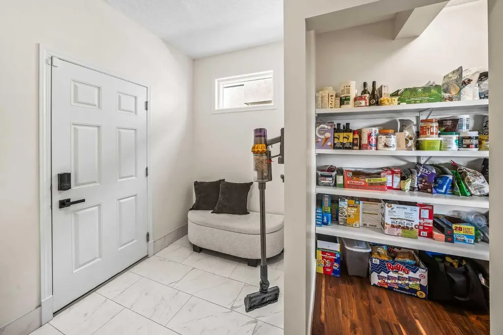 110 Kinniburgh Road Chestermere AB T1X 0T8