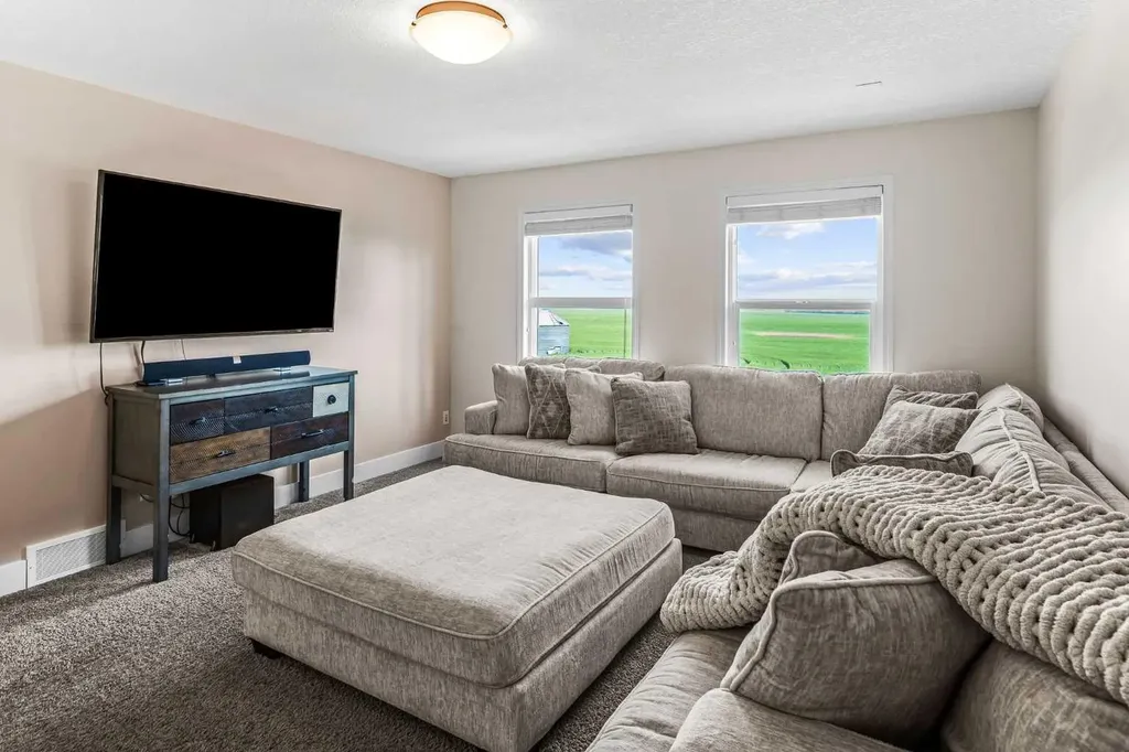 110 Kinniburgh Road Chestermere AB T1X 0T8