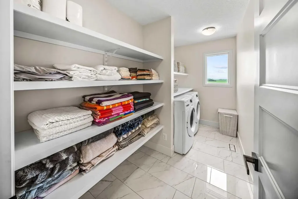 110 Kinniburgh Road Chestermere AB T1X 0T8