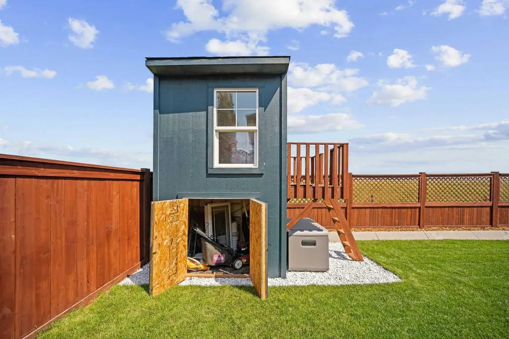110 Kinniburgh Road Chestermere AB T1X 0T8
