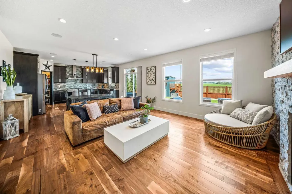 110 Kinniburgh Road Chestermere AB T1X 0T8