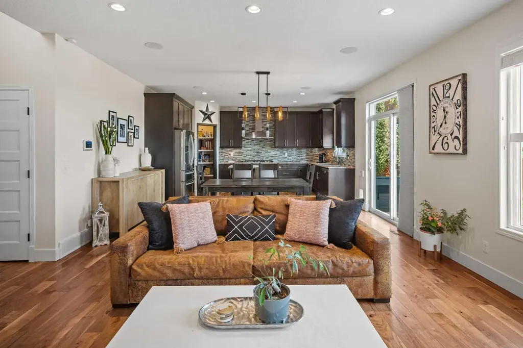 110 Kinniburgh Road Chestermere AB T1X 0T8