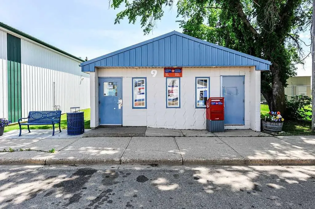 9 Main Street Hay Lakes AB T0B 1W0