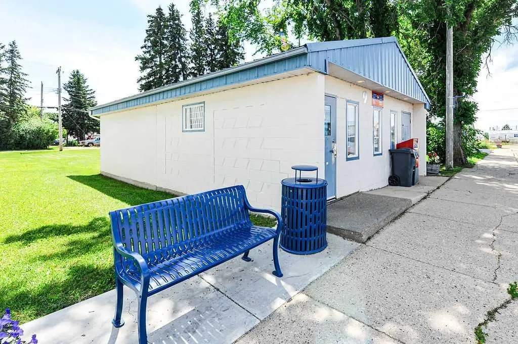 9 Main Street Hay Lakes AB T0B 1W0
