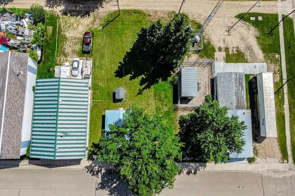 9 Main Street Hay Lakes AB T0B 1W0