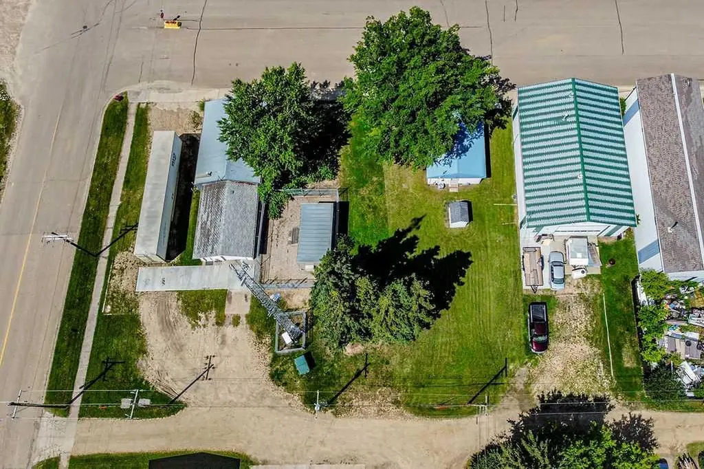 9 Main Street Hay Lakes AB T0B 1W0