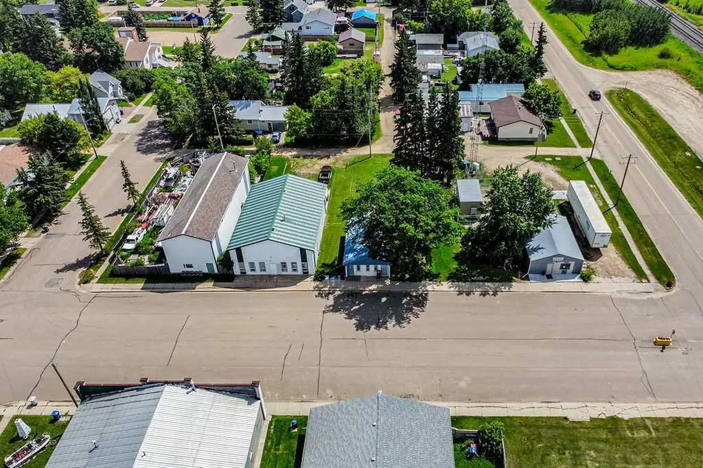 9 Main Street Hay Lakes AB T0B 1W0