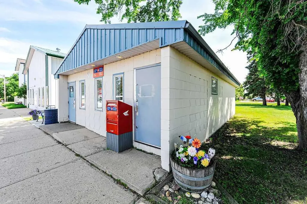 9 Main Street Hay Lakes AB T0B 1W0