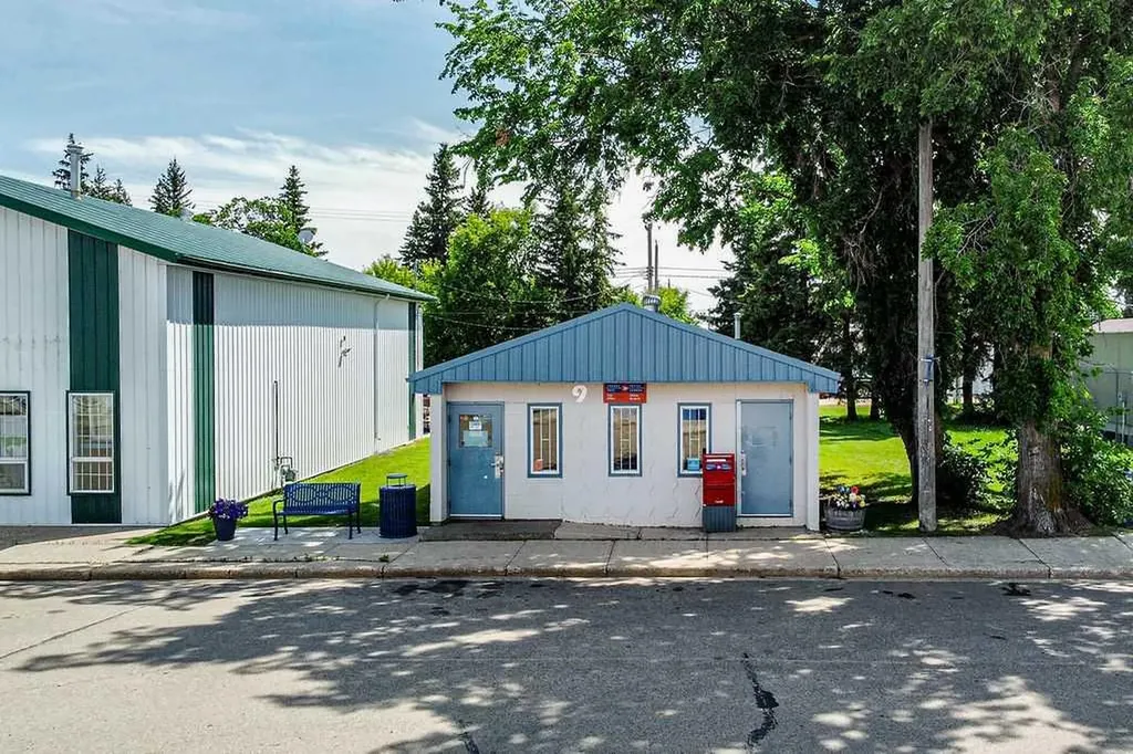 9 Main Street Hay Lakes AB T0B 1W0