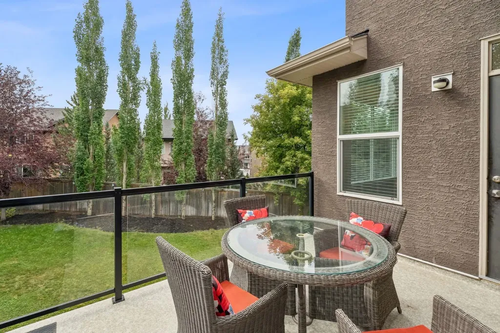 46 Aspenshire Place SW Calgary AB T3H 0P6