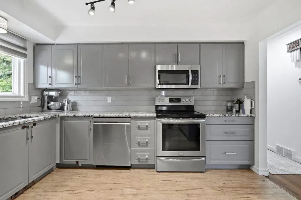 9832 Athens Road SE Calgary AB t2j1b9