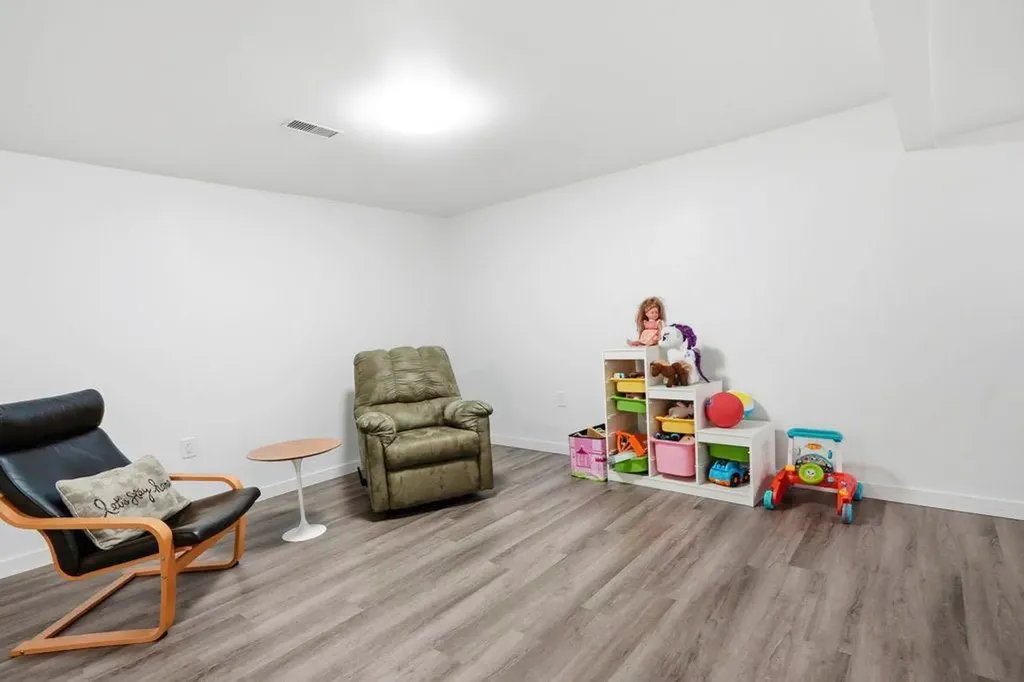 9832 Athens Road SE Calgary AB t2j1b9