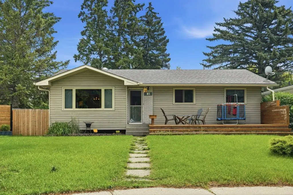 9832 Athens Road SE Calgary AB t2j1b9
