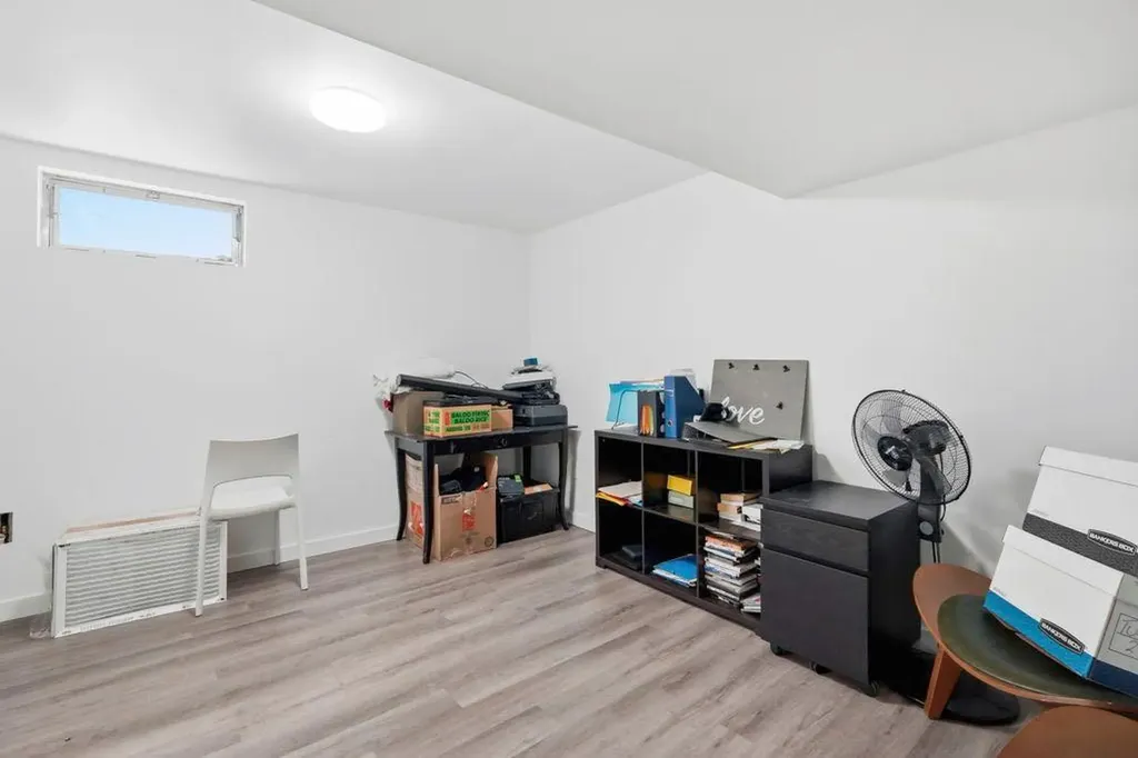 9832 Athens Road SE Calgary AB t2j1b9