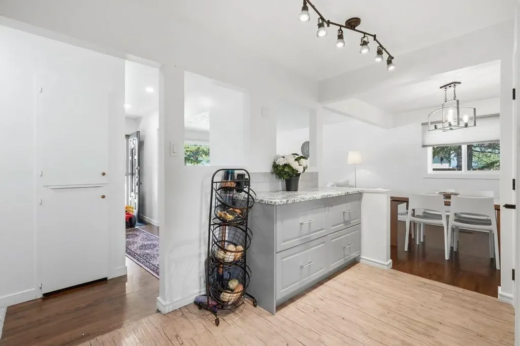 9832 Athens Road SE Calgary AB t2j1b9