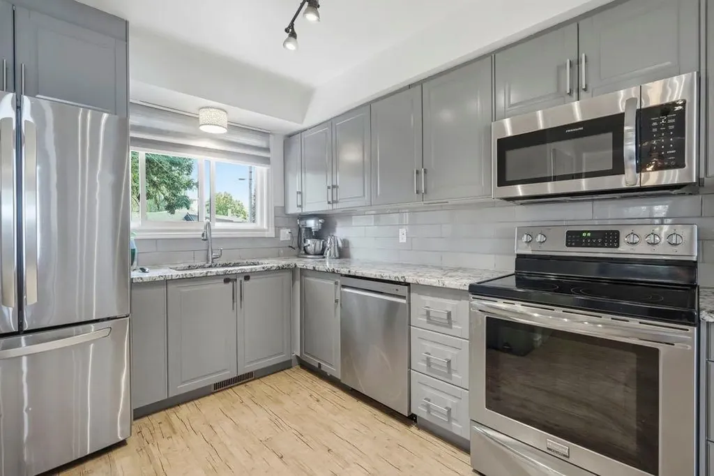 9832 Athens Road SE Calgary AB t2j1b9