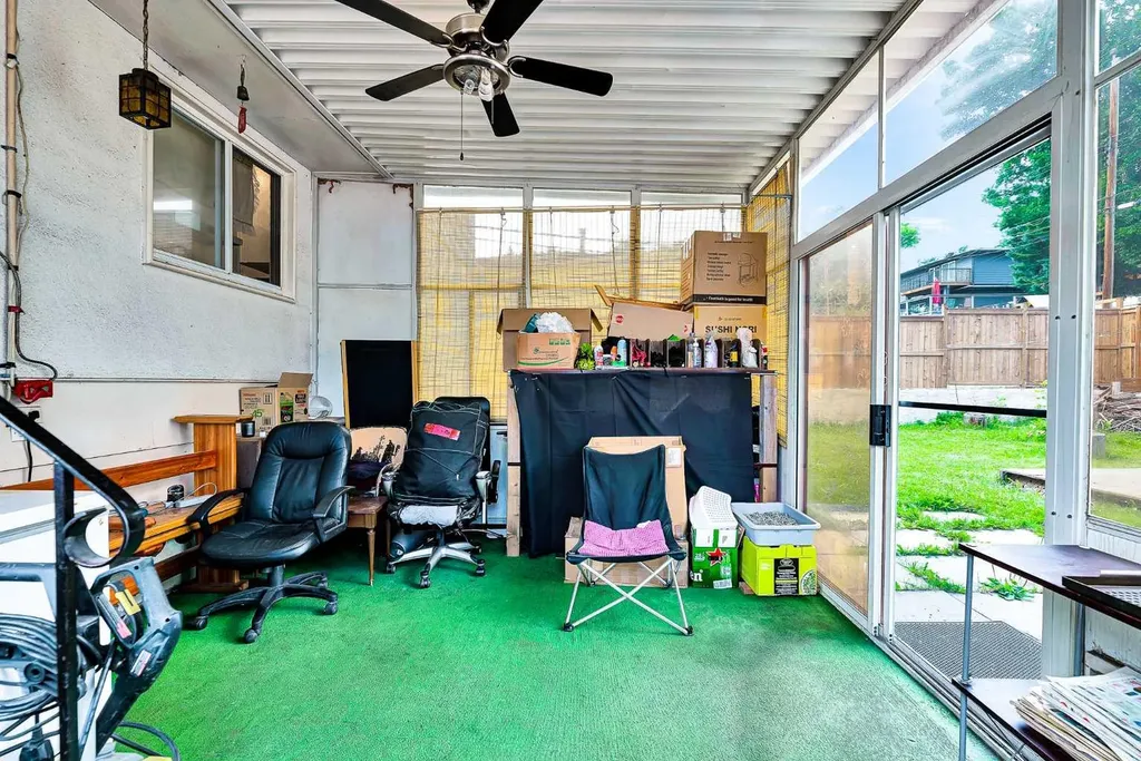6 Tipton Place NW Calgary AB T2K 3L5