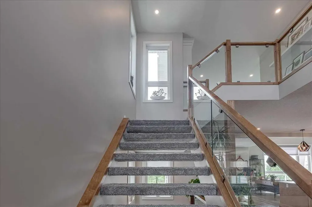 29 Longmire Close Red Deer AB T4R 0S7