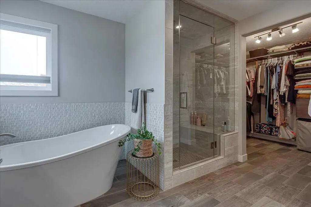 29 Longmire Close Red Deer AB T4R 0S7