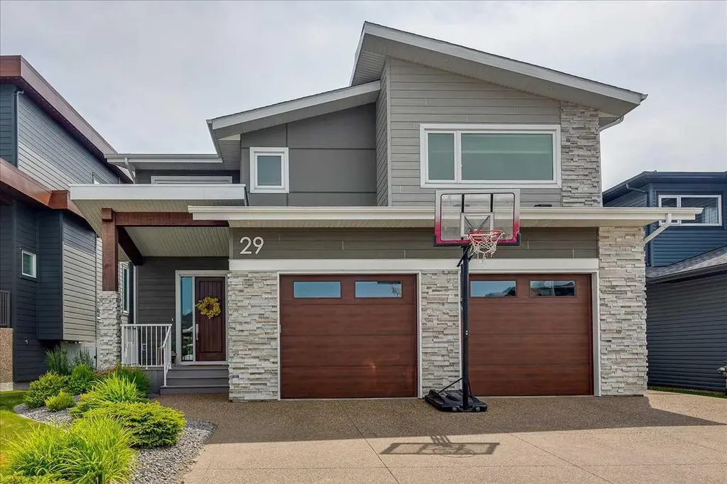 29 Longmire Close Red Deer AB T4R 0S7