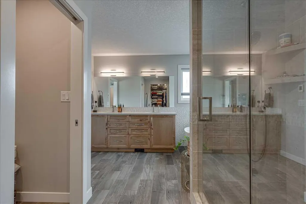 29 Longmire Close Red Deer AB T4R 0S7