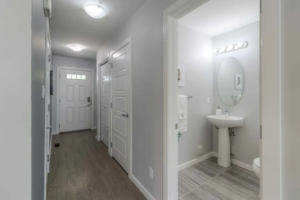 1220 Keystone Lethbridge AB T1J 5H6