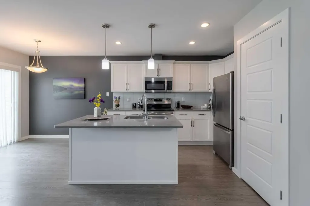 1220 Keystone Lethbridge AB T1J 5H6