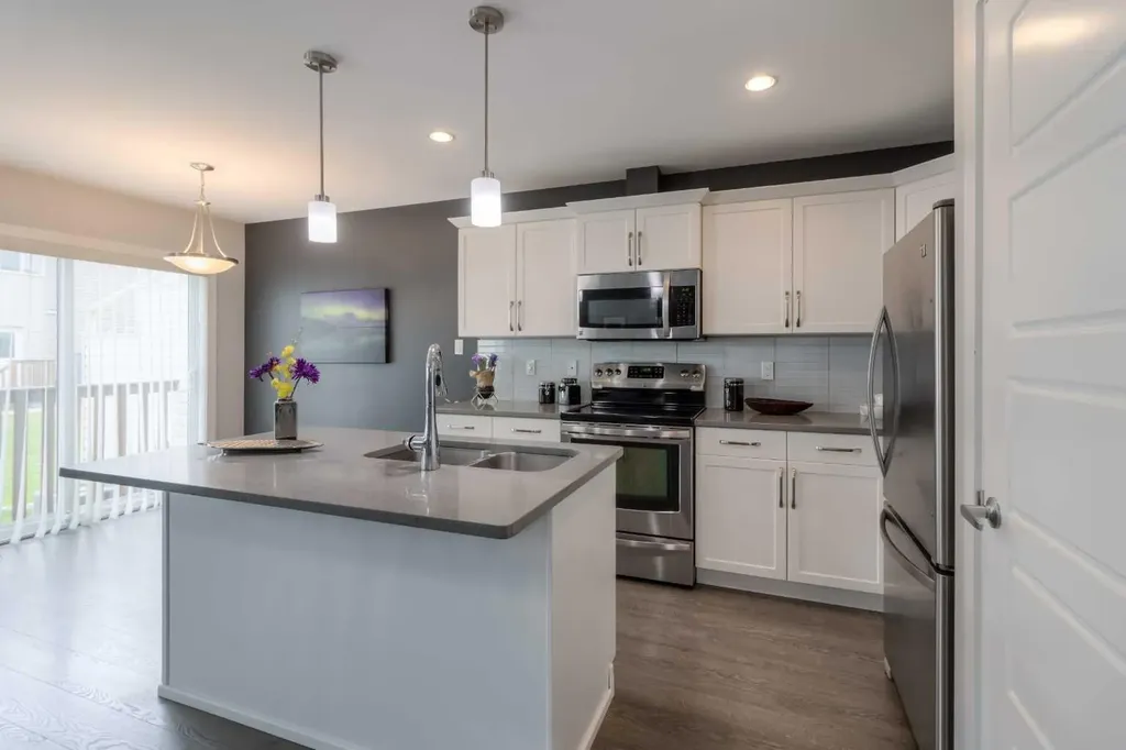 1220 Keystone Lethbridge AB T1J 5H6