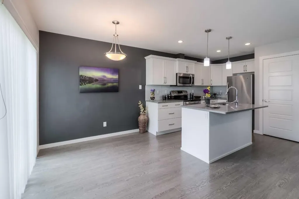 1220 Keystone Lethbridge AB T1J 5H6