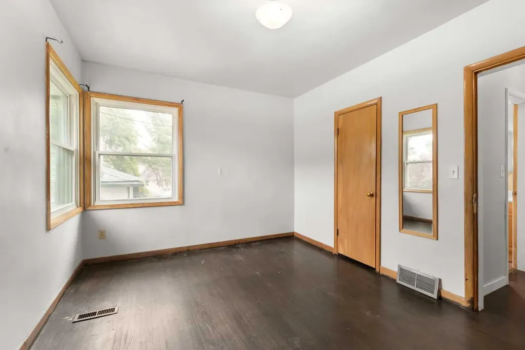 21 5 Street SW Medicine Hat AB T1A 4G3