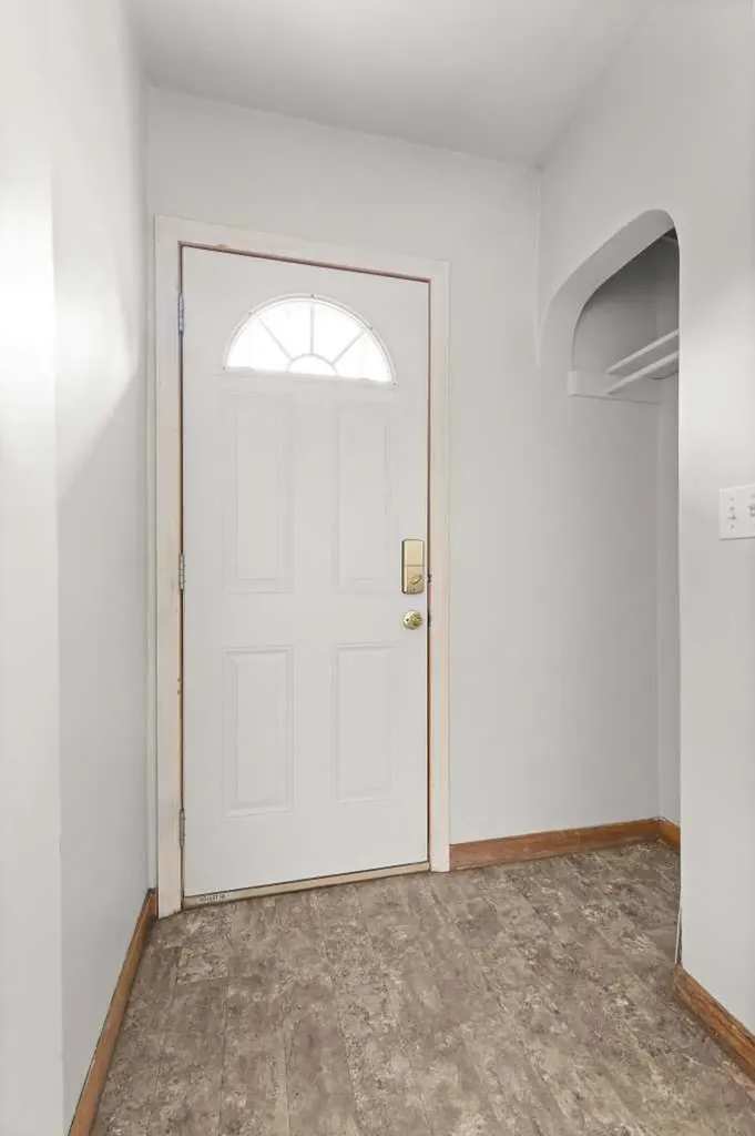 21 5 Street SW Medicine Hat AB T1A 4G3