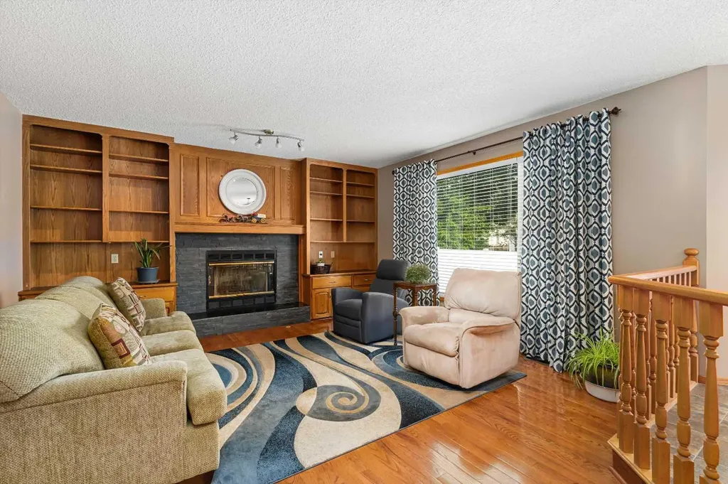 1114 Whitfield Avenue Crossfield AB T0M 0S0