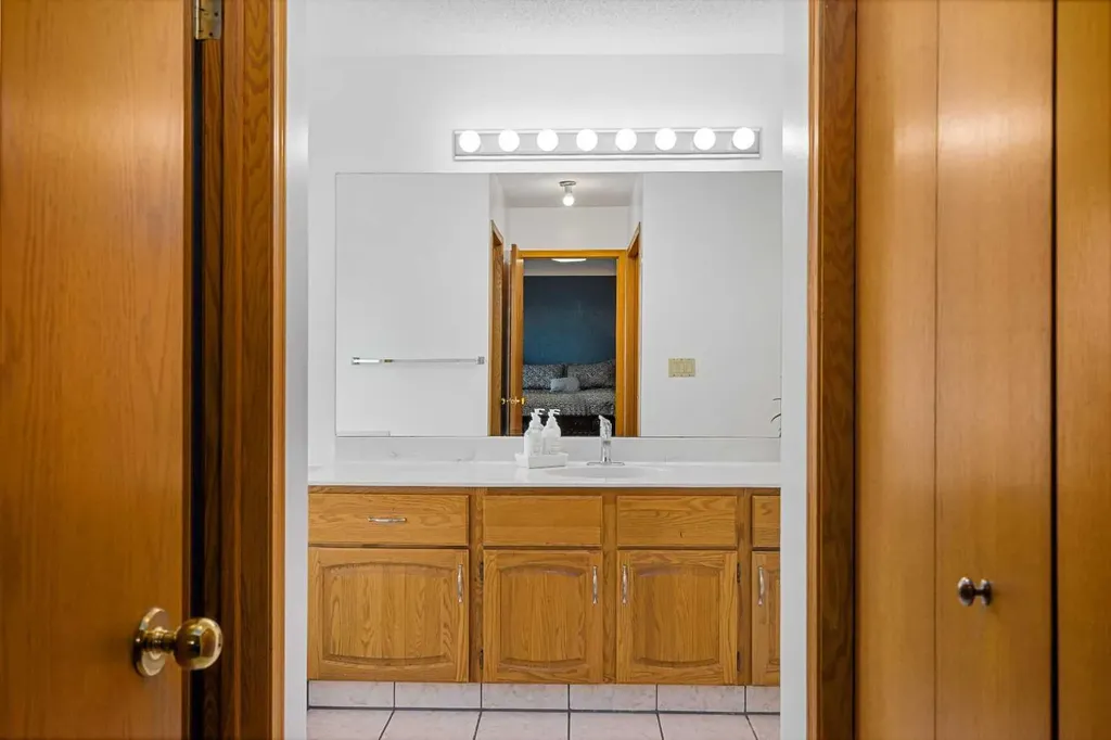 1114 Whitfield Avenue Crossfield AB T0M 0S0