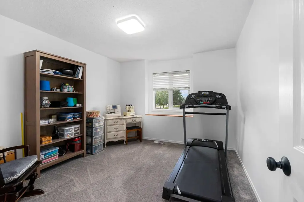 1114 Whitfield Avenue Crossfield AB T0M 0S0