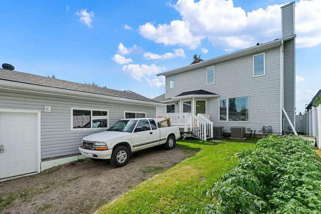 1114 Whitfield Avenue Crossfield AB T0M 0S0