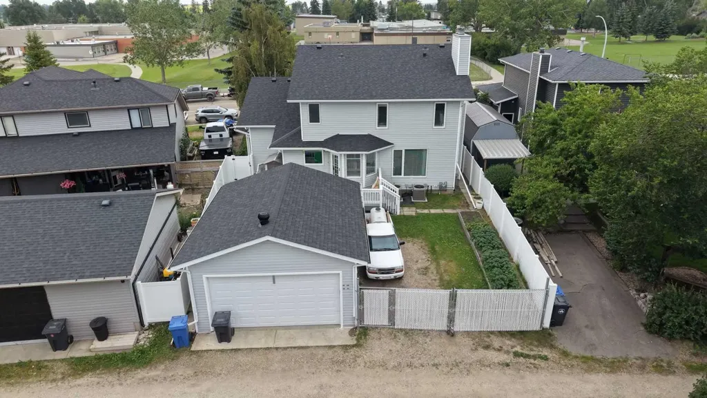 1114 Whitfield Avenue Crossfield AB T0M 0S0
