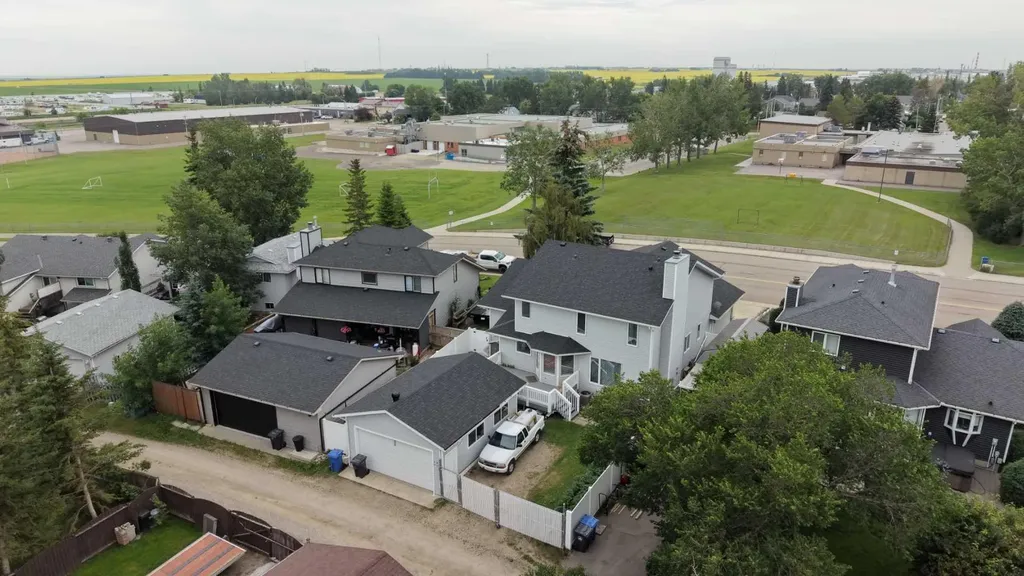 1114 Whitfield Avenue Crossfield AB T0M 0S0