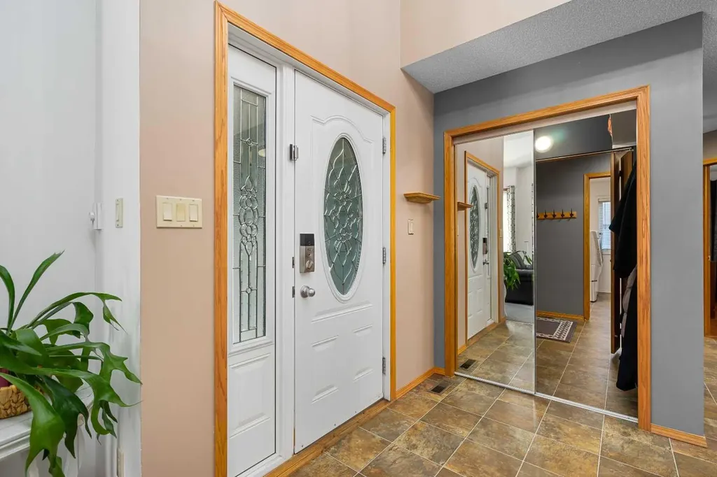 1114 Whitfield Avenue Crossfield AB T0M 0S0