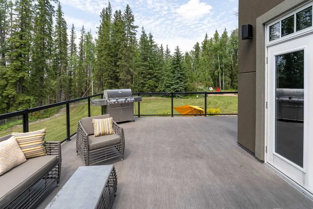 16511 532a Township Rural Yellowhead County AB T7E 3A6