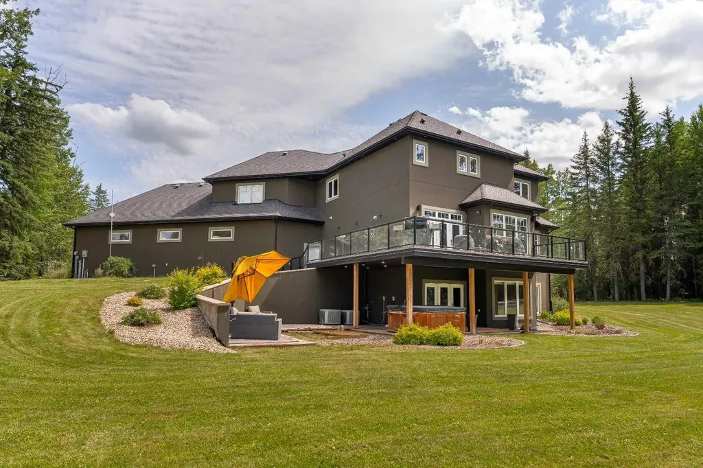 16511 532a Township Rural Yellowhead County AB T7E 3A6