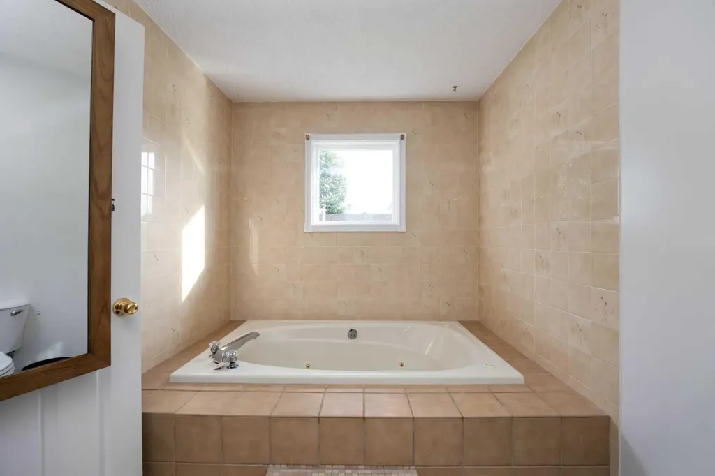 222 Berens Place Fort Mcmurray AB T9K 2C4