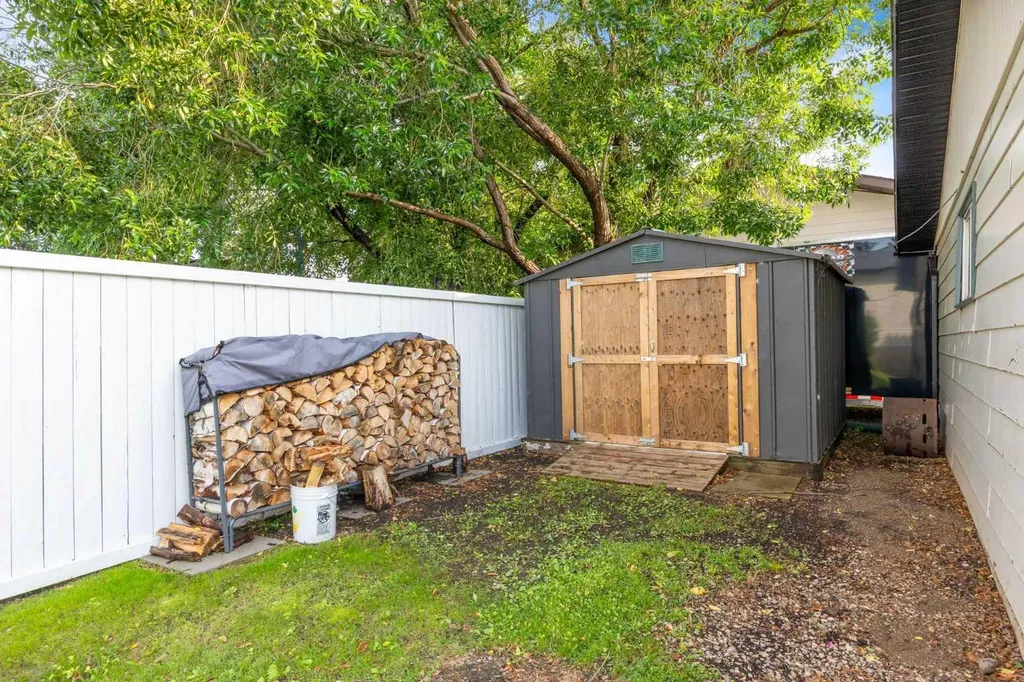 222 Berens Place Fort Mcmurray AB T9K 2C4