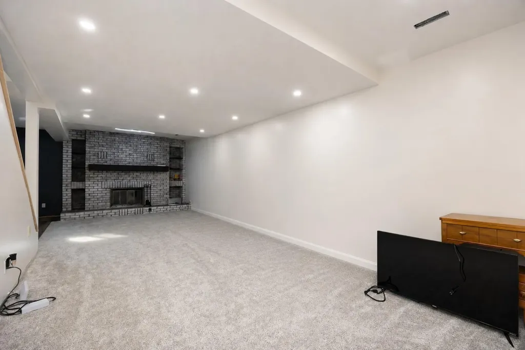 222 Berens Place Fort Mcmurray AB T9K 2C4