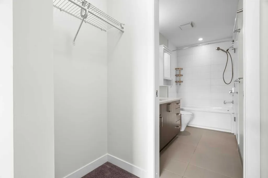 28 Auburn Bay Link SE Calgary AB T3M 1Z7