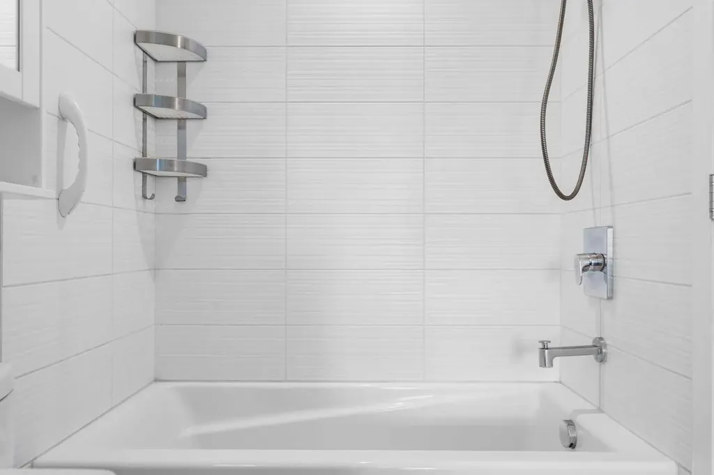 28 Auburn Bay Link SE Calgary AB T3M 1Z7