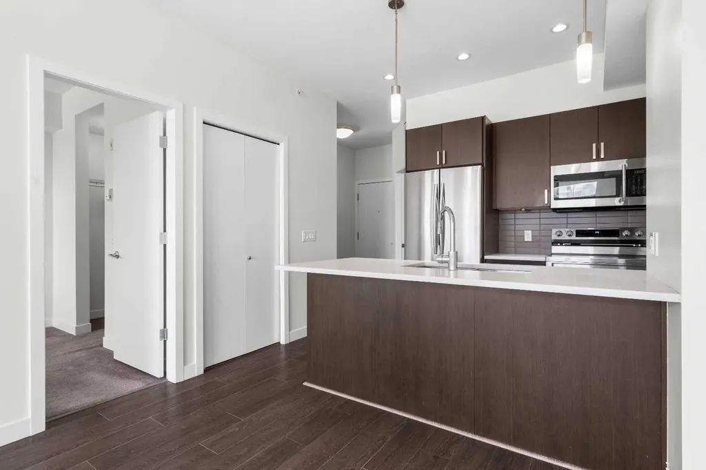 28 Auburn Bay Link SE Calgary AB T3M 1Z7